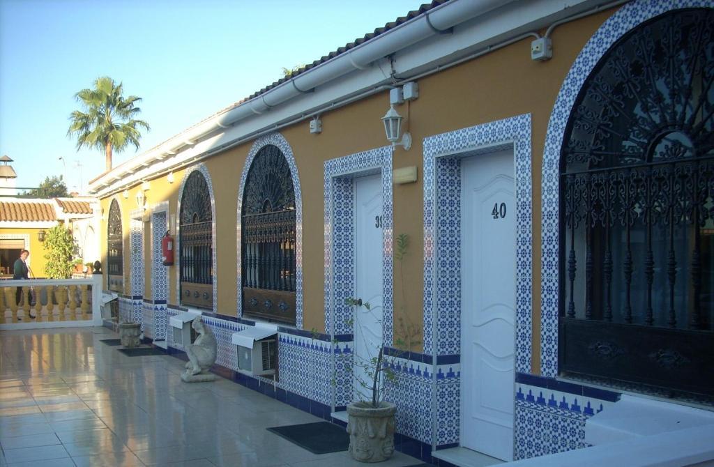 Hostal Don Diego San Juan Del Puerto Ngoại thất bức ảnh
