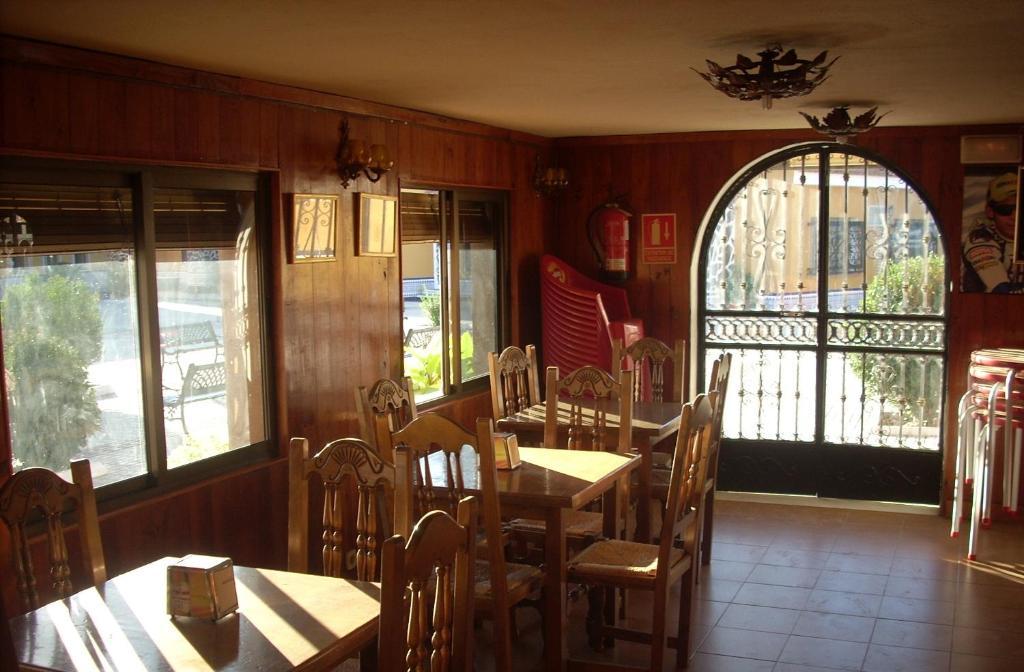 Hostal Don Diego San Juan Del Puerto Ngoại thất bức ảnh