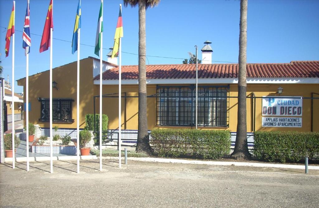Hostal Don Diego San Juan Del Puerto Ngoại thất bức ảnh